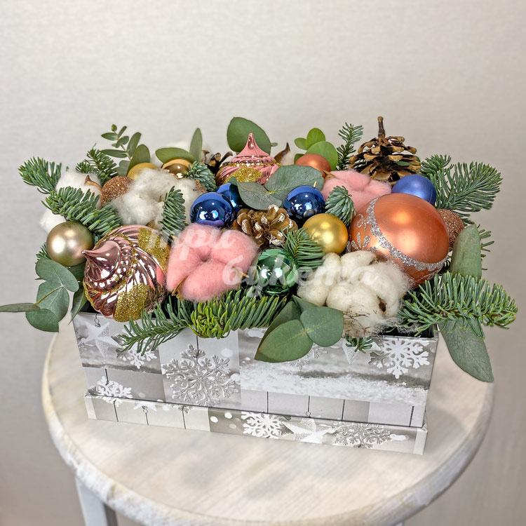 Хлопок в новогодней коробке