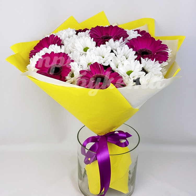 Букет из хризантем и гербер