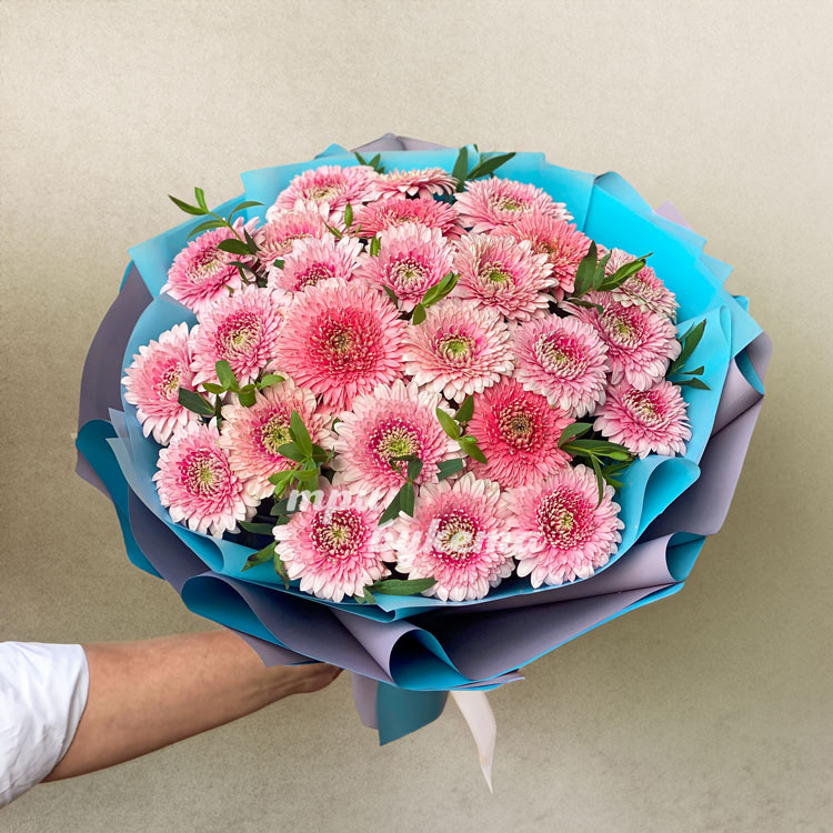 Букет из 25 ярких розовых гербер